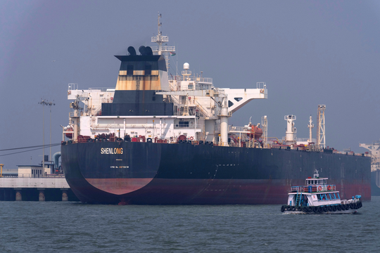 Tuyến vận tải tại eo biển Hormuz chưa tê liệt hoàn toàn