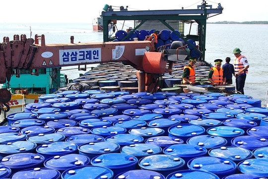 Tăng cường kiểm tra, xử lý hoạt động thu gom, vận chuyển xăng dầu trái phép qua biên giới