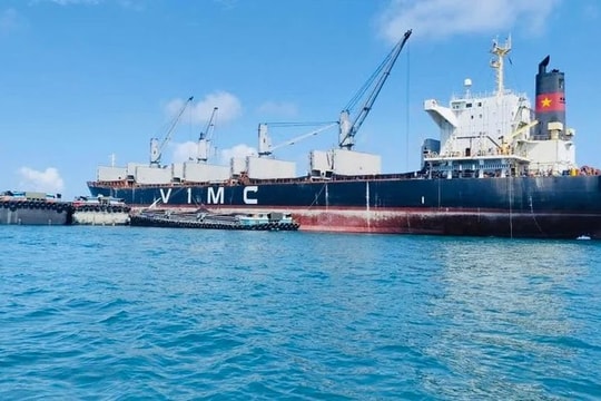 Huy động thêm tàu vận tải cỡ lớn chở dầu từ Vịnh Ba Tư về Việt Nam