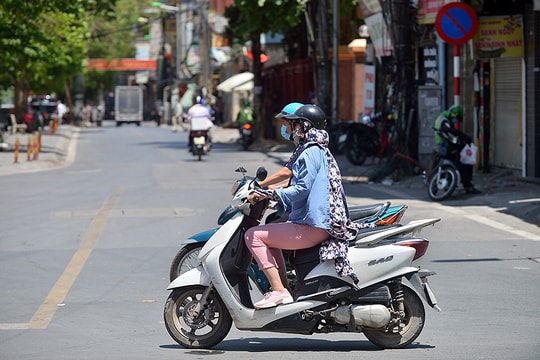 Nắng nóng gay gắt tiếp tục diễn ra trên diện rộng