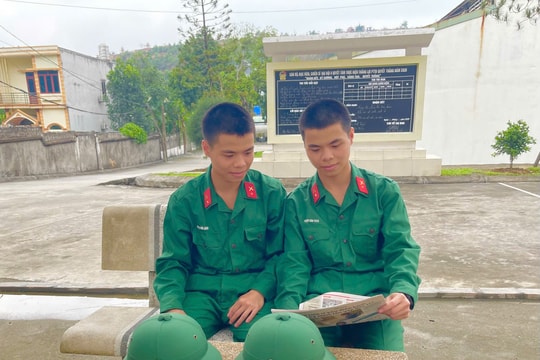 Anh em song sinh 'vượt nắng' thao trường