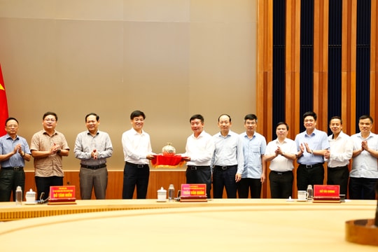 Hai Phong – Quang Ngai exchange experience in developing industrial parks and economic zones