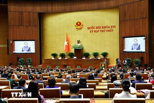 Quốc hội bàn về chống lãng phí, thuế xăng dầu và nhiên liệu bay