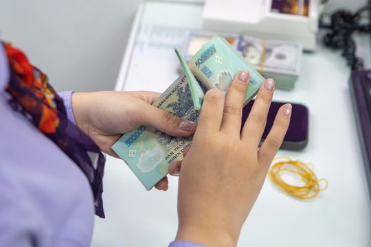 Doanh thu tăng, lợi nhuận đi đâu?
