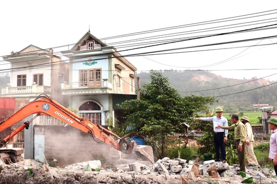 Người dân Nhị Chiểu hiến gần 1.000 m2 đất để mở rộng đường đến trường