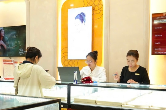 Giao dịch vàng trong nước trầm lắng giữa biến động giá vàng