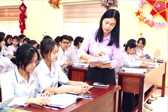 Thi tốt nghiệp sớm, thầy trò chủ động thích ứng