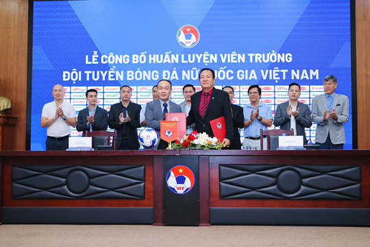 Ông Hoàng Văn Phúc làm huấn luyện viên trưởng đội tuyển bóng đá nữ Việt Nam