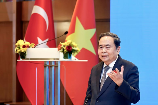 Chủ tịch Quốc hội mong muốn xây dựng cộng đồng người Việt tại Thổ Nhĩ Kỳ ngày càng vững mạnh