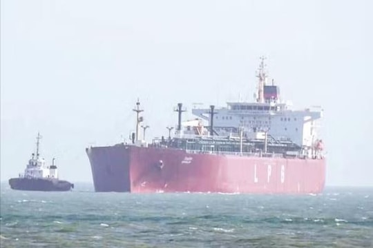Iran tái áp đặt phong tỏa eo biển Hormuz sau tuyên bố cứng rắn của Mỹ
