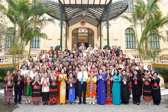 Tổng Bí thư, Chủ tịch nước Tô Lâm tiếp các già làng, trưởng bản, nghệ nhân, người có uy tín tiêu biểu toàn quốc