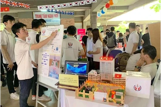 Trao 15 giải nhất cuộc thi học sinh, sinh viên với ý tưởng khởi nghiệp