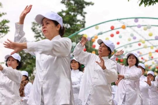 Không thể chỉ dựa vào gia đình trong chăm sóc người cao tuổi