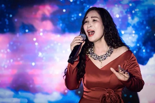 Nghệ sĩ Nhân dân Tố Uyên: Ca hát là nghề gắn bó máu thịt