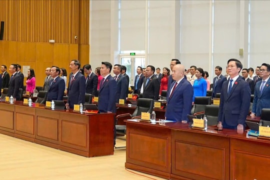 First session of 17th Hai Phong City People's Council opened
