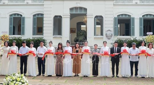 Khai mạc triển lãm gần 100 kiệt tác hội họa thế giới và Việt Nam