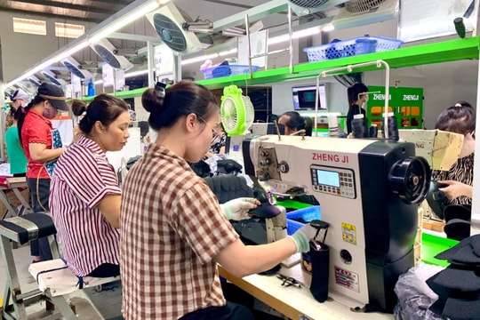 Doanh nghiệp chủ động bảo vệ người lao động mùa nắng nóng