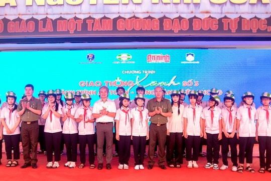 Giáo dục pháp luật về giao thông cho 1.270 học sinh An Dương