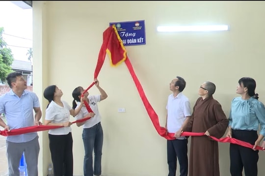 Phường Kinh Môn trao nhà 'Đại đoàn kết' tặng hộ nghèo