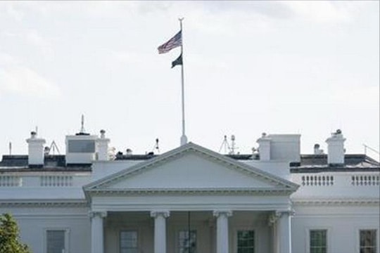 Nổ súng tại Nhà Trắng, Tổng thống Mỹ D.Trump phải sơ tán