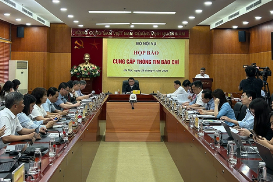 Bộ Chính trị thống nhất tăng lương cơ sở lên 2,53 triệu đồng từ ngày 1/7/2026