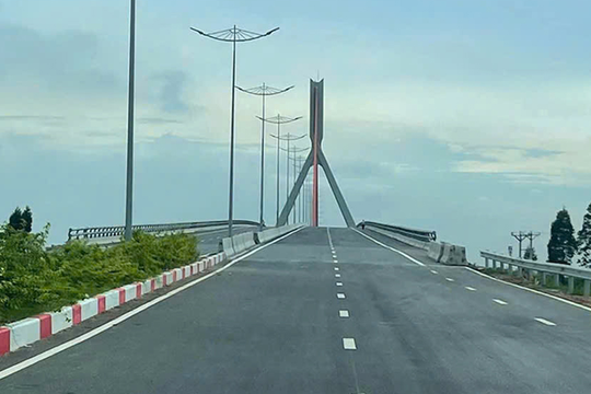 Dừng hoạt động bến phà Đồng Việt qua sông Thương