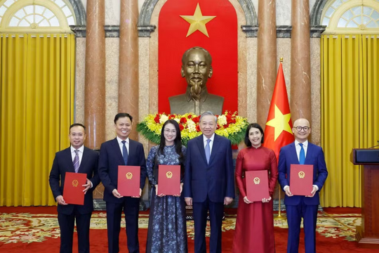 Bổ nhiệm 5 Đại sứ đặc mệnh toàn quyền Việt Nam tại nước ngoài