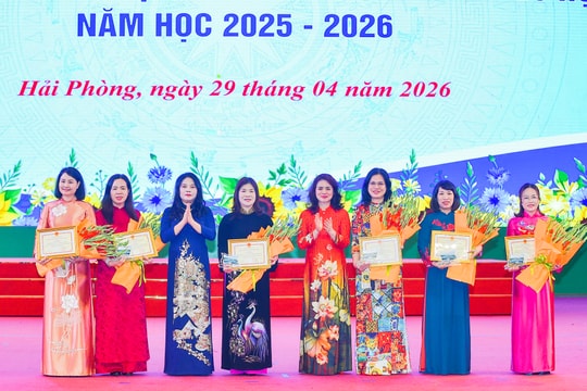Công nhận 586 giáo viên tiểu học dạy giỏi cấp thành phố