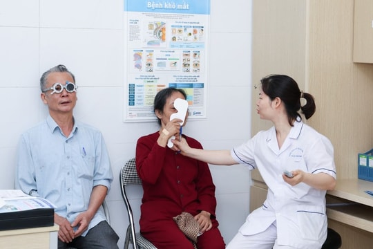 Khám bệnh miễn phí cho khoảng 300 người ở phường An Hải
