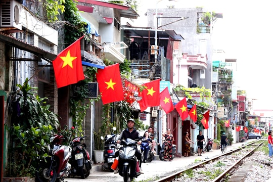 Brightening up Hai Phong's railway street