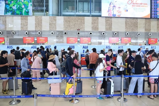 Hơn 1 triệu khách quốc tế di chuyển bằng đường hàng không dịp nghỉ lễ