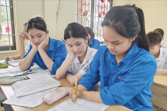 Kiên cường ‘viết ước mơ’ bằng một ngón tay