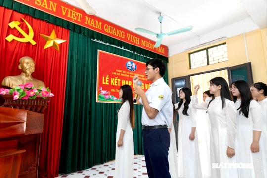 22 học sinh Trường THPT Thanh Miện và THPT Thanh Miện II được kết nạp Đảng