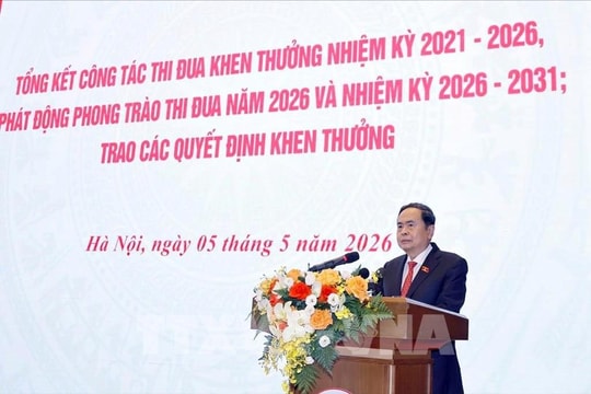 Chủ tịch Quốc hội dự Hội nghị tổng kết công tác thi đua khen thưởng