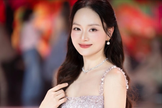 Diễn viên Lan Phương thắng kiện ly hôn chồng Tây