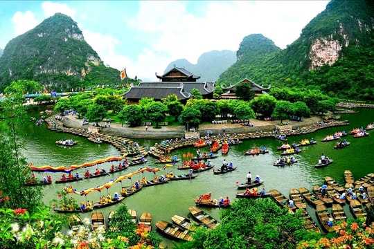Với Tràng An