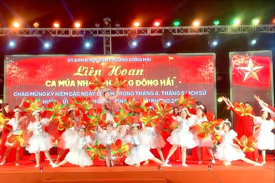 Rộn ràng liên hoan ca múa nhạc mừng ngày giải phóng Hải Phòng