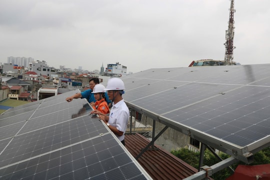 Tận dụng mái nhà tạo nguồn điện xanh, tiết kiệm chi phí