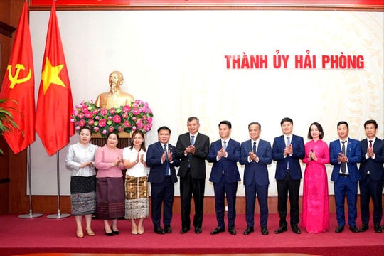 Đồng chí Bí thư Thành ủy Lê Ngọc Châu tiếp, làm việc với lãnh đạo 2 tỉnh Viêng Chăn và U-đôm-xay (Lào)