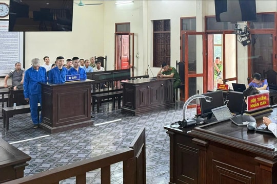 'Thả' ma túy dưới chân cầu vượt, 3 bị cáo lĩnh hơn 24 năm tù