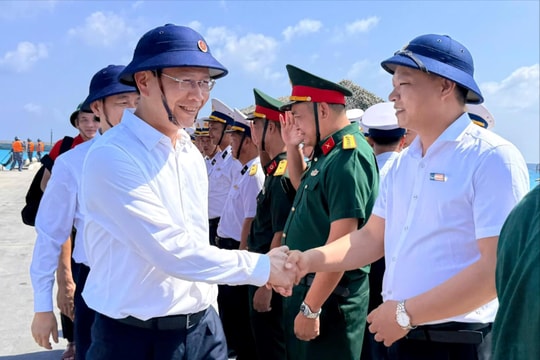 Hải Phòng gửi tình cảm quê hương tới cán bộ, chiến sĩ trên quần đảo Trường Sa