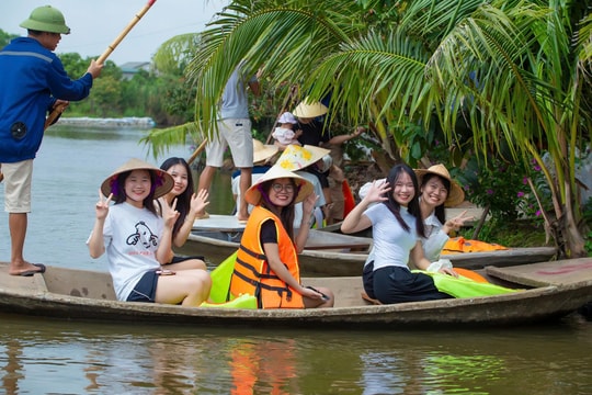 Đánh thức bản sắc, tạo dấu ấn du lịch riêng