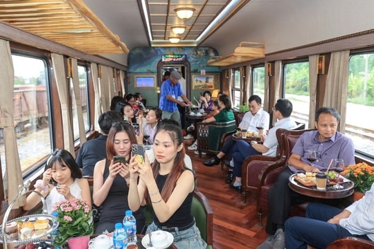 Red Flamboyant train serves about 1.33 million passengers