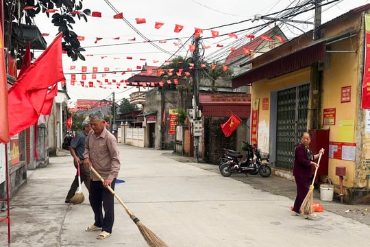 Phân loại rác tại nguồn, giữ xanh làng quê An Phú