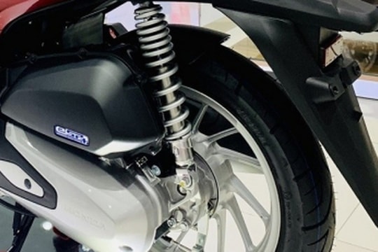 Giá xe máy Honda giảm mạnh, SH thấp khó tin