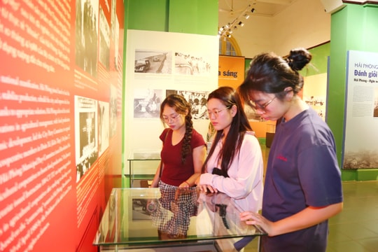 Mở cửa trưng bày chuyên đề 'Hải Phòng dấu ấn lịch sử - Hội tụ và tỏa sáng'