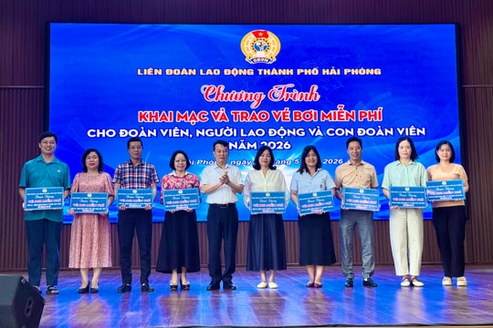 Trao 5.000 vé bơi miễn phí tặng đoàn viên, người lao động Hải Phòng