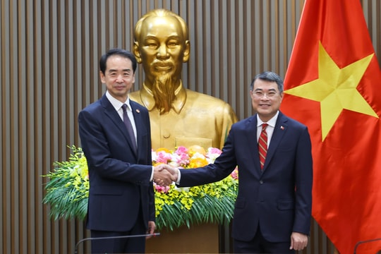 Thủ tướng Lê Minh Hưng tiếp Đại sứ Trung Quốc Hà Vĩ