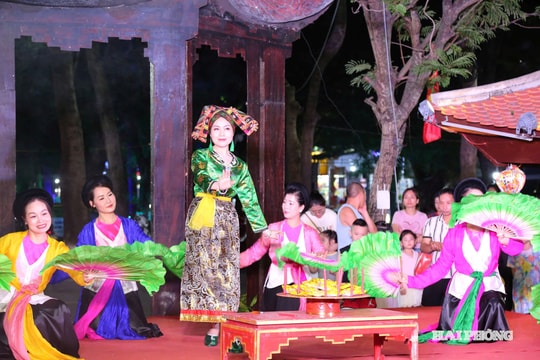 Nghệ thuật truyền thống tỏa sắc giữa lòng phố Cảng