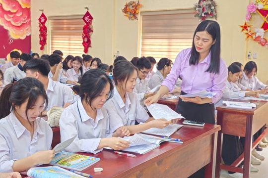 Tiếp sức học sinh học lực trung bình 'vượt vũ môn'